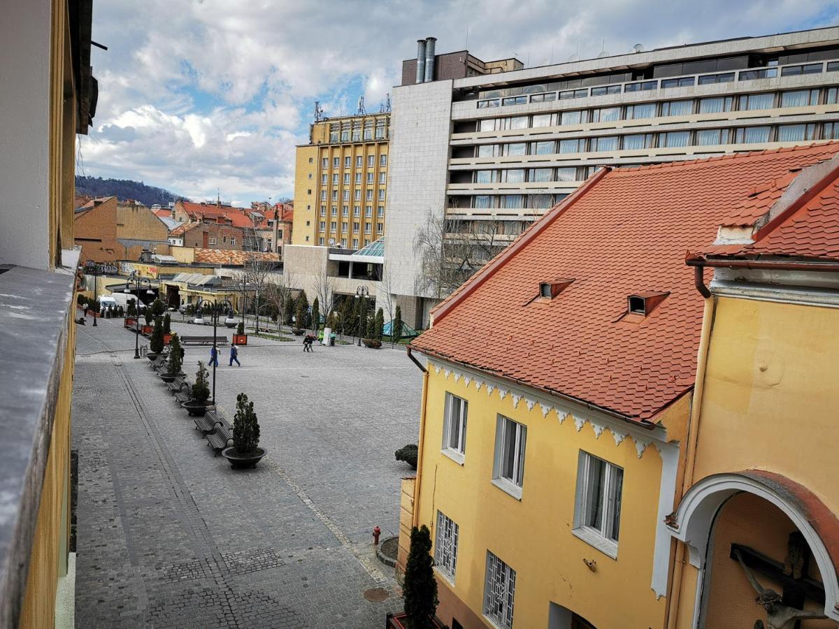 Crystal Central Apartment Braşov Exteriör bild