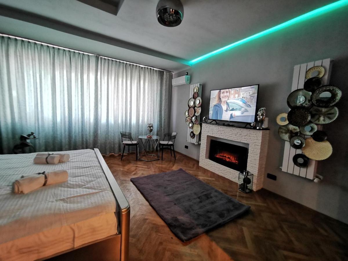 Crystal Central Apartment Braşov Exteriör bild