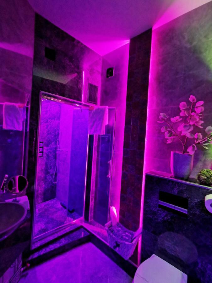 Crystal Central Apartment Braşov Exteriör bild