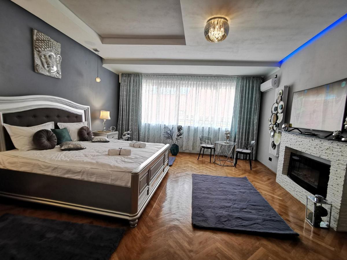 Crystal Central Apartment Braşov Exteriör bild