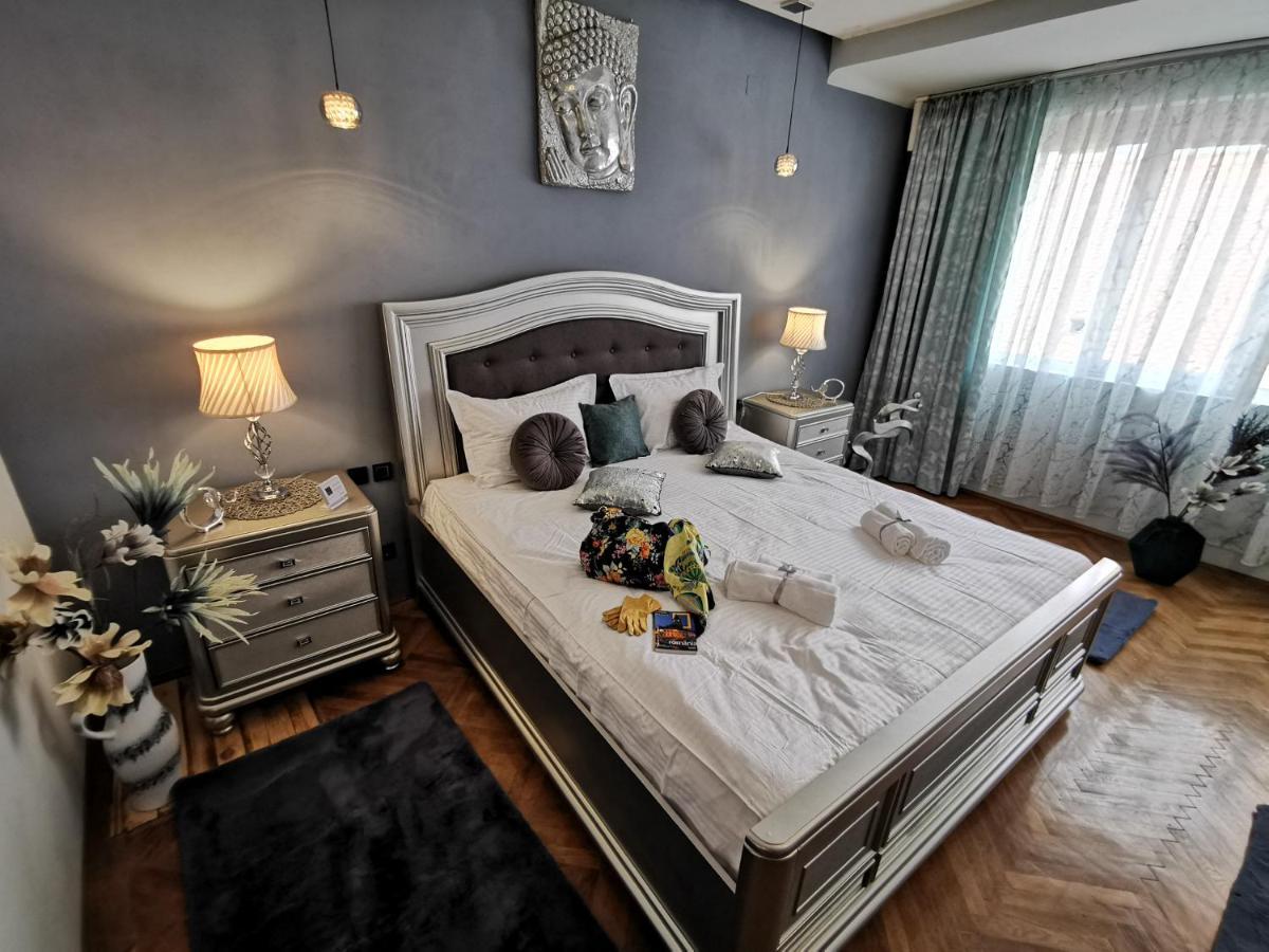 Crystal Central Apartment Braşov Exteriör bild