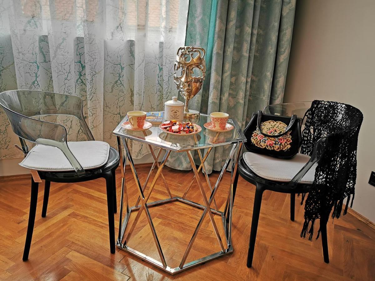 Crystal Central Apartment Braşov Exteriör bild